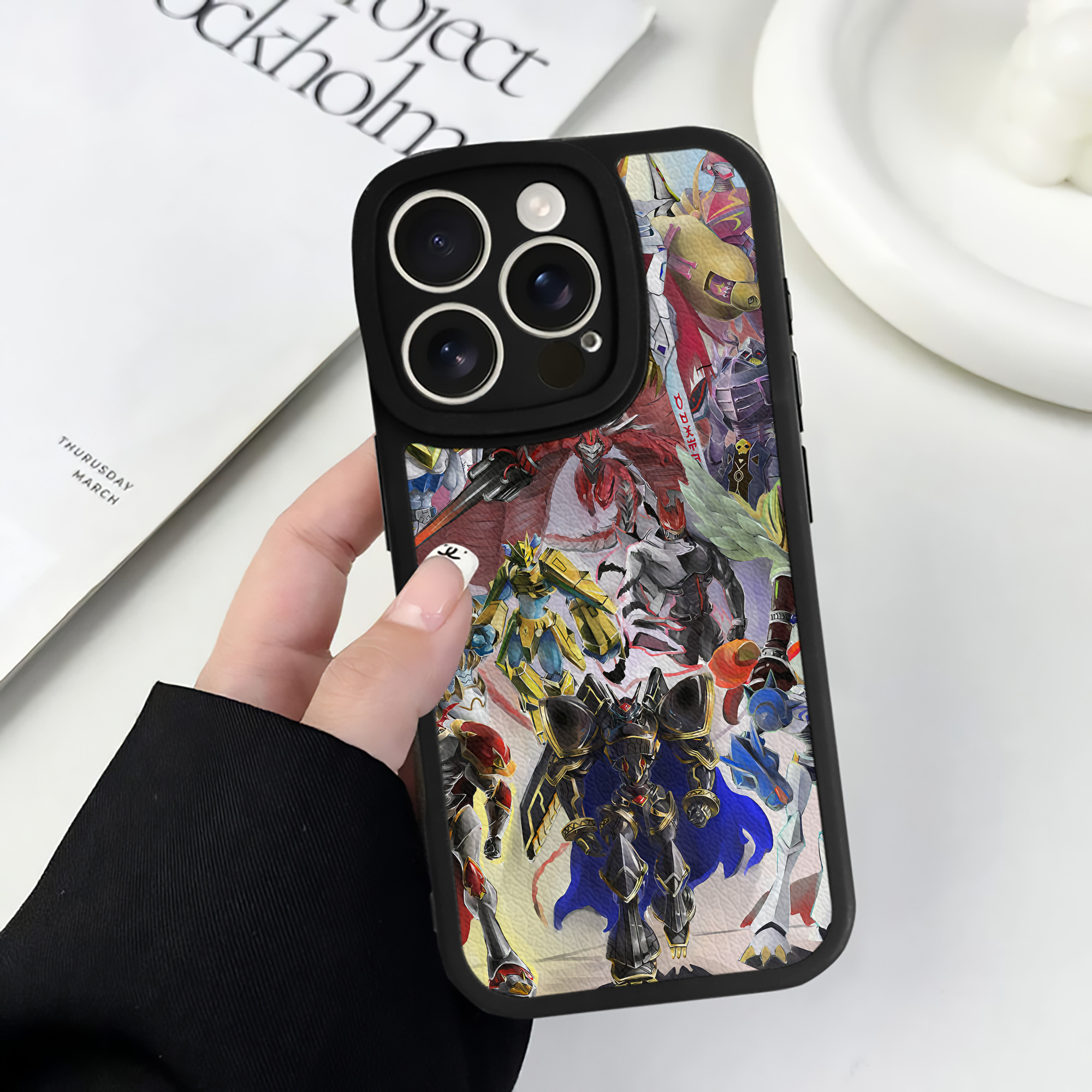 （画像用） Digimon デジタルモンスター/デジモン 【iPhone 16シリーズ対応】シリコンスマホケース（レザー調） 材質：シリコン